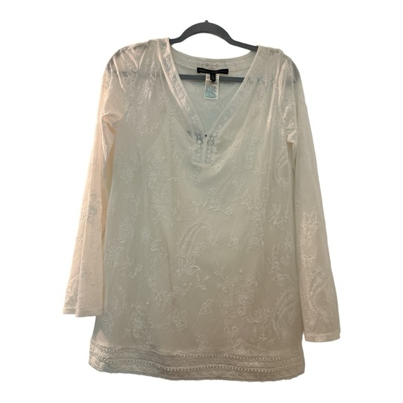 WHITE HOUSE BLACK MARKET blouse, lacy  and embroidered and sewn in cami.  Flowy. - Picture 2 of 8